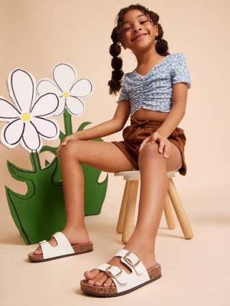 Mini mi Sandales incontournables pour enfants avec deux brides classiques, boucles épaisses, semelle intérieure en liège blanc AZ, construction premium, soutien de la voûte plantaire et style allant de la plage à la piscine
