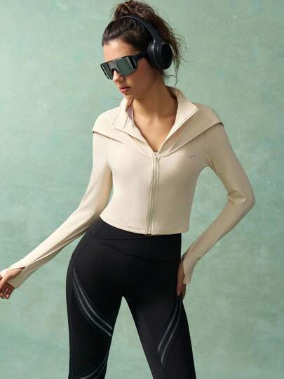 VARSIVA جاكيت رياضية مزودة بقبعة للنساء، عصرية ومناسبة لرياضات الصيف