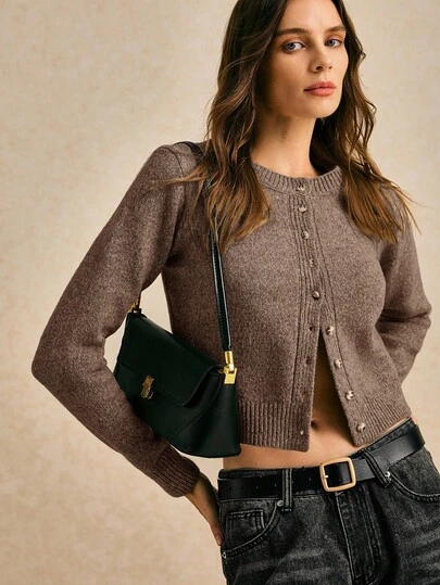 Poéselle Cárdigan de punto grueso con cuello redondo, manga larga y abotonadura sencilla, informal, color caqui, para mujer en otoño e invierno. Jersé corto, jersey lindo, ropa de mujer para otoño, blusas para salir, vestimenta casual de negocios, suéteres de otoño, atuendo de oficina, suéteres básicos