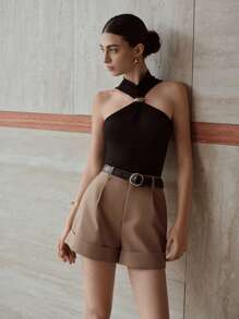 MOTF PREMIUM Shorts con bolsillos en ángulo, pliegues plegados, dobladillo con puño y cinturón