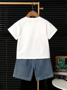 SHEIN 2件套男童舒适休闲日常可爱恐龙图案橙色针织短袖T恤搭配破洞牛仔短裤套装，适合春夏季节、日常生活、运动、校园、聚会、节日、演出、摄影、返校季等场合。男童恐龙服装，男童夏季服装。 - 白色 - 查看 3