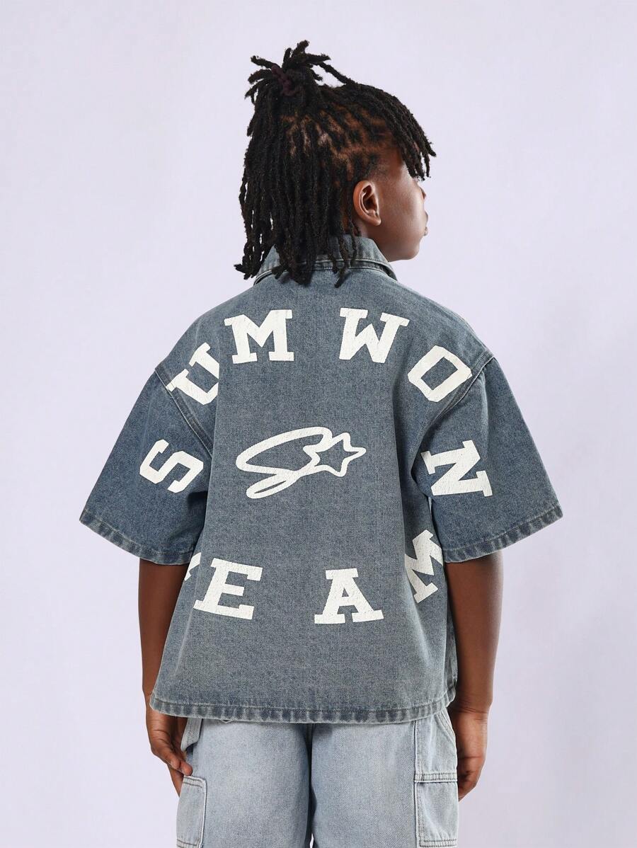 SUMWON Veste en jean style de rue d'été, coupe oversize pour jeunes, chemise boutonnée à manches courtes, logo patineur, tenue de travail pour mode décontractée quotidienne