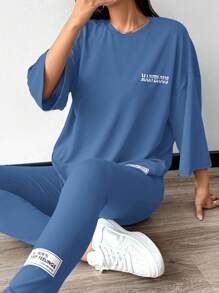 Mulvari Bộ 2 áo thun in chữ trễ vai và quần legging thường ngày cho nữ - Màu xanh lam - Xem 3