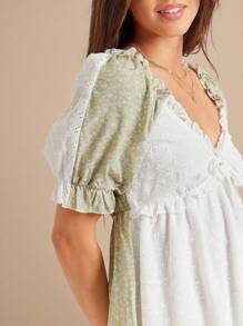 WESTFADE 混合材质夏季花卉印花编织孔眼刺绣牛仔女童拼布短款泡泡袖荷叶边迷你娃娃裙春假装 - 彩色 - 查看 2