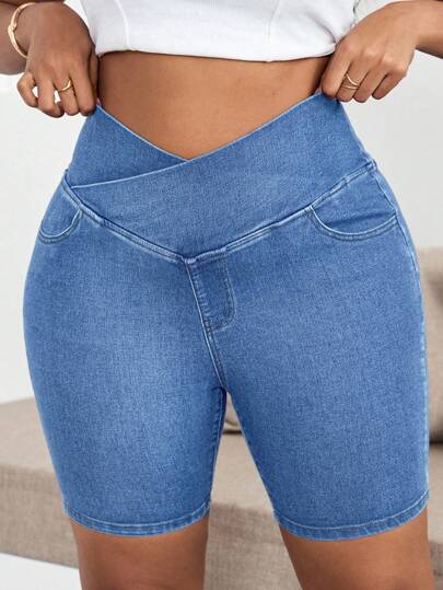 SHEIN SXY Shorts vaqueros de mujer de talla grande con estiramiento, ajuste ceñido casual, shorts tipo leggings de mezclilla elástica casual, shorts de ciclismo superajustados, uso diario casual, yoga y deportes, diseño cruzado de talle alto ajustado