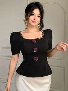 DAZY Blusa de manga corta elegante y entallada con decoración floral de lentejuelas, con volantes en el bajo, adecuada para fiestas, bodas, graduaciones, verano - Negro - Ver 5