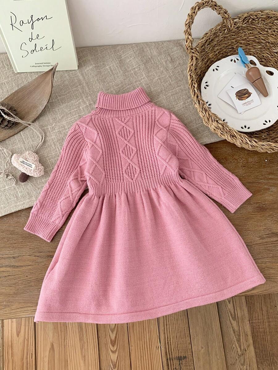 SHEIN Vestido suéter talla grande de cuello alto rosa lindo para bebé, otoño/invierno - Rosa vieja - Ver 1
