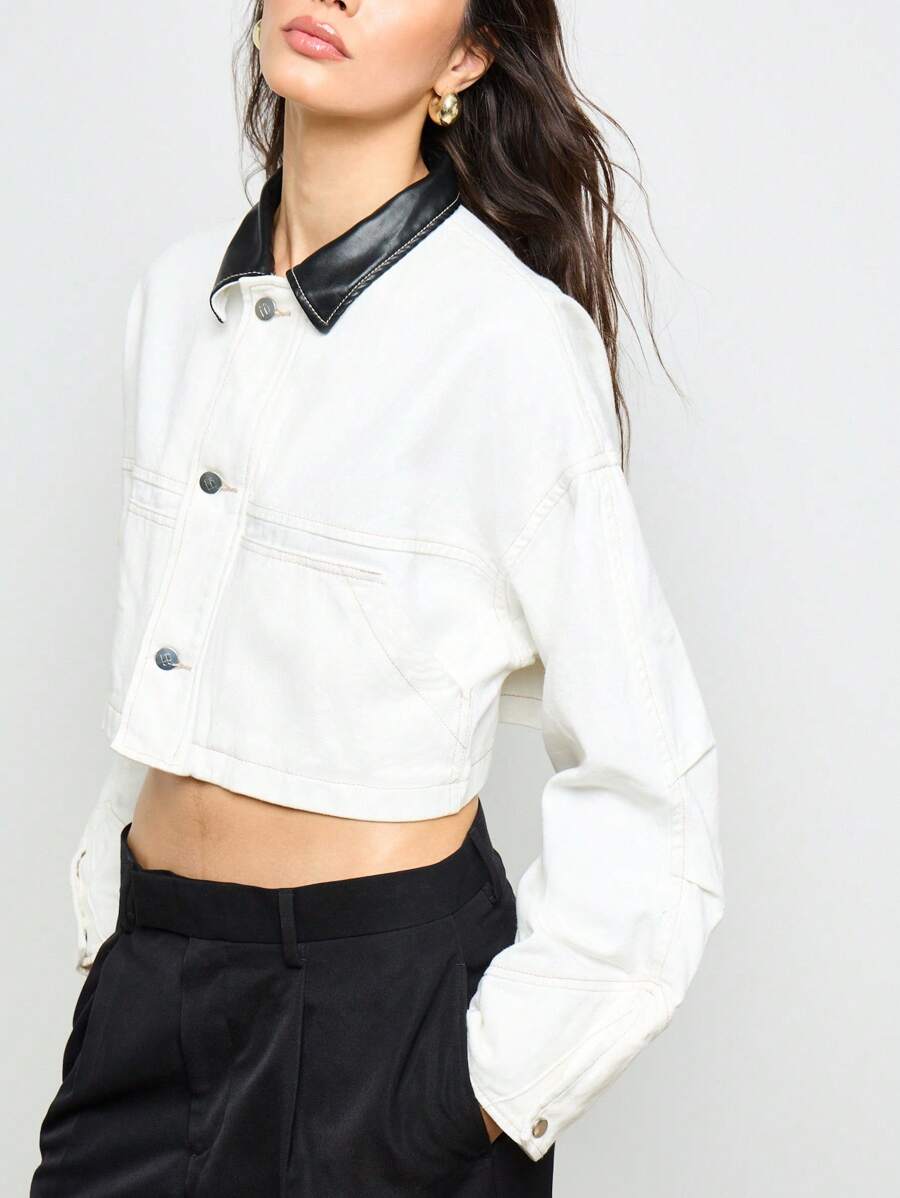 AiiRZ 短款牛仔夹克撞色皮革领子工装风格秋冬休闲时尚经典卡车司机剪裁现代街头风格外套 - 白色 - 查看 1