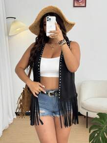 SHEIN CURVE+ Chaqueta sin mangas con detalles de tachuelas y dobladillo con flecos en talla grande de estilo vintage