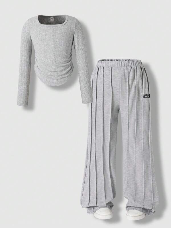 SHEIN Tenue de sport décontractée pour filles en retour à l'école en été, t-shirt court à manches courtes gris assorti à un pantalon de sport droit avec accent de volant