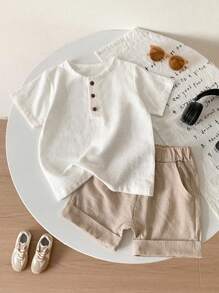 Set di 2 pezzi di outfit casual per neonato maschio, stile universitario con top a maniche corte a girocollo e pantaloncini con vita elastica, adatto per l'estate, da 6 mesi a 3 anni, alla moda e carino, in comodo tessuto di cotone, scelta perfetta per l'uso quotidiano, attività all'aperto e il ritorno a scuola