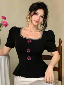 DAZY Blusa de manga corta elegante y entallada con decoración floral de lentejuelas, con volantes en el bajo, adecuada para fiestas, bodas, graduaciones, verano - Negro - Ver 7