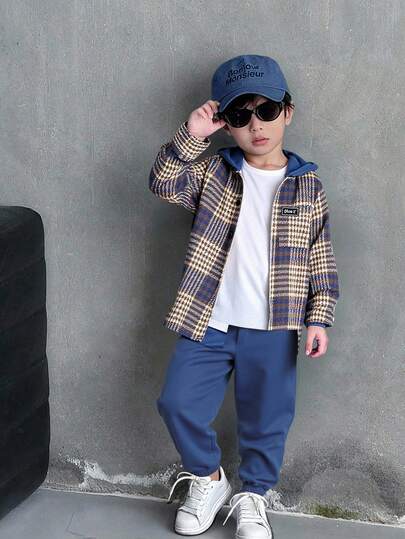 SHEIN Genkimix Kids 2 件套年轻男孩时尚休闲条纹格子拼布撞色连帽夹克搭配松紧腰运动裤套装，简约风格，展现男孩的个性，适合 4-7 岁儿童日常休闲装返校季