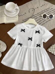 SHEIN Young Girl Casual Butterfly Decor Fitted Short Sleeve T-Shirt With Ruffled Hem - White - View 1