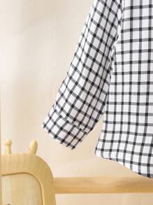 SHEIN 2 piezas Camisas casuales y elegantes de otoño para niños pequeños, suéteres de manga larga de unicolor a cuadros + denim para niños