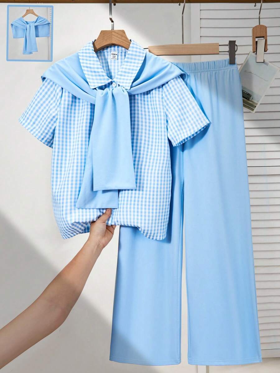 SHEIN 3 件套青少年女孩格子短袖衬衫、配套披肩和休闲裤套装，适合通勤和休闲穿着 - 藍色 - 查看 1