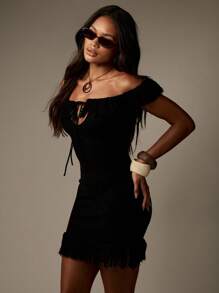 MISSGUIDED Robe moulante avec épaules dénudées avec franges Bardot, mini robe en tricot, ourlet effiloché, pour soirée, automne-hiver, vacances, boîte de nuit