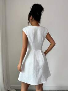 Elenzga 女款白色雏菊提花纹理面料高端优雅方领收腰修身设计感大摆小众设计返校季教师装感恩节女装约会生日装短款连衣裙 - 白色 - 查看 2