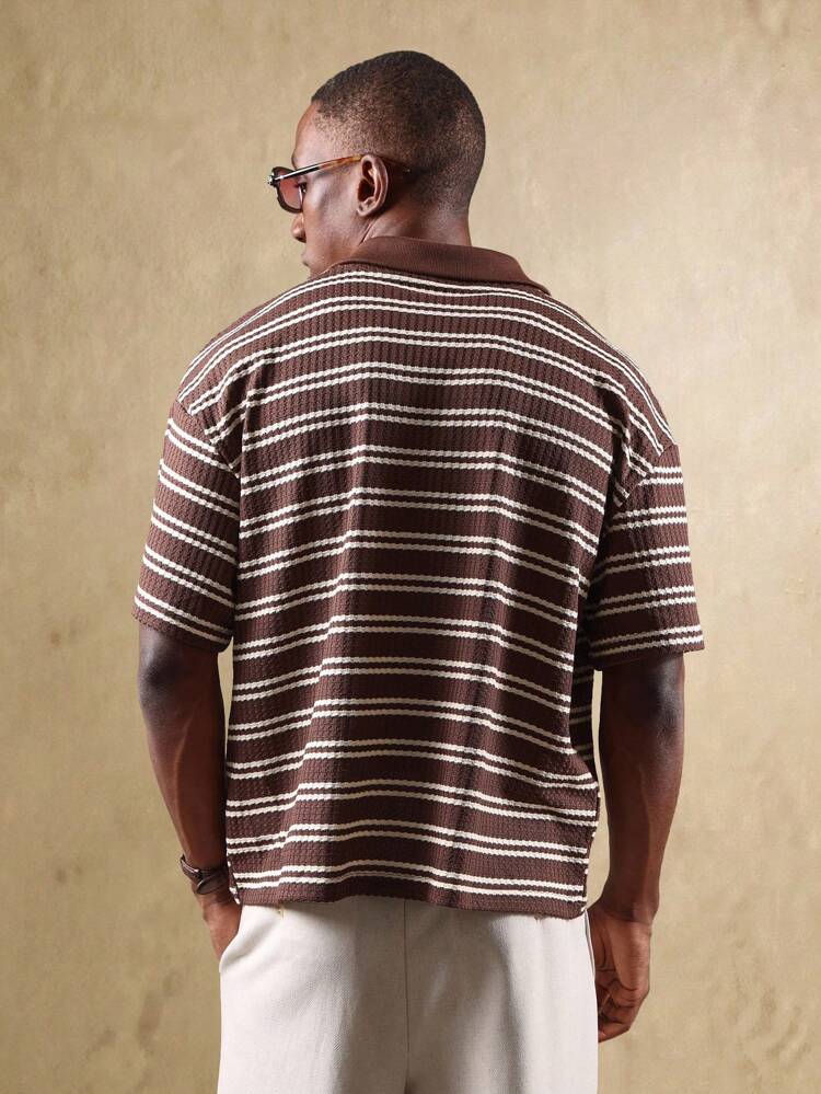 Klasyczna retro teksturowana koszulka polo w paski o regularnym kroju Essential