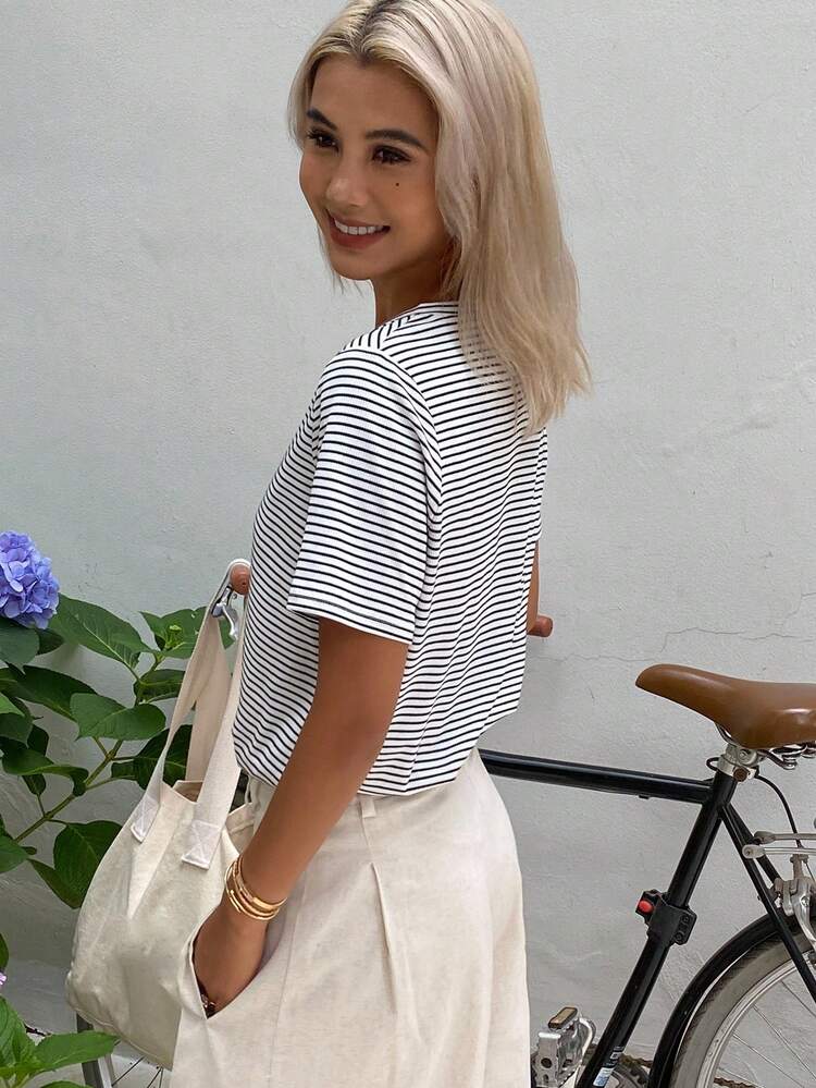 Women's Summer V-Neck Striped Short Sleeve Fitted Casual T-Shirt