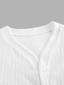 Manfinity VCAY Men's Casual Solid Color Short Sleeve Shirt, Summer Men V Neck Ribbed Men White V Neck Men White Top Men Textured Shirt White Short Sleeve Shirt