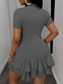 Slaydiva Vestido curto casual minimalista de verão com decote redondo e babados, manga curta e colado ao corpo, chique e