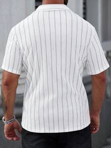 Manfinity CasualCool 男士休闲条纹短袖衬衫，夏季黑白条纹衬衫 - 白色 - 查看 2