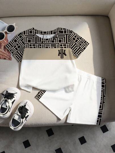 SHEIN Playful Pals 2 件套幼儿男童格子拼布印花圆领短袖 T 恤和格子拼布短裤套装