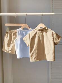 SHEIN 3 件套年轻男童韩版宽松字母印花 Polo 领开衫、梭织短裤和针织印花背心三件套，适合春夏日常、运动、郊游、上学、派对、节日、拍照 - 卡其色 - 查看 3