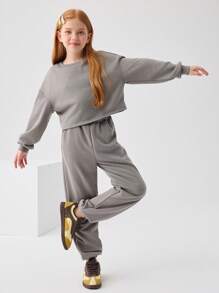 SHEIN Tween Girls Loose Retro Crop Crew Neck Sweatshirt And Sweatpants 2 Piece Sport Outfit, Solid Color