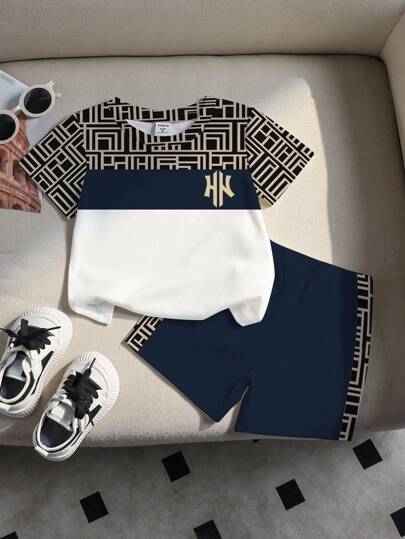 SHEIN Explorewe Young Boy字母拼布圆领短袖T恤和针织短裤两件套