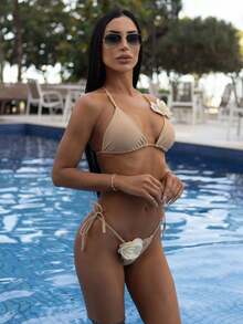 Carolina Barros Conjunto de bikini de cuello halter con decoración de flor 3D de color contrastante, para nadar en la playa en verano - Caqui - Ver 3