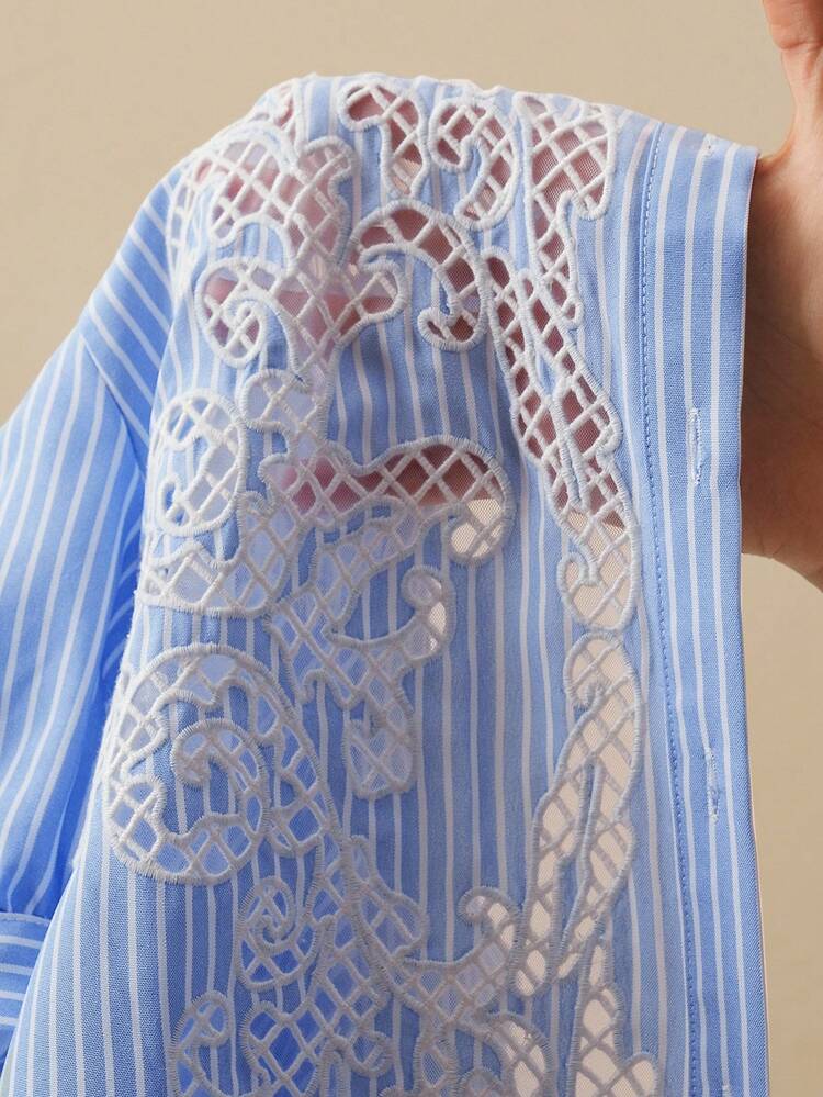 Blusa Feminina de Verão, Novo Design, Listrada em Azul, Recortes Vazados, Bordado Floral, Manga Bufante