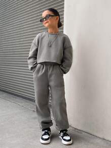 SHEIN Tween Girls Loose Retro Crop Crew Neck Sweatshirt And Sweatpants 2 Piece Sport Outfit, Solid Color
