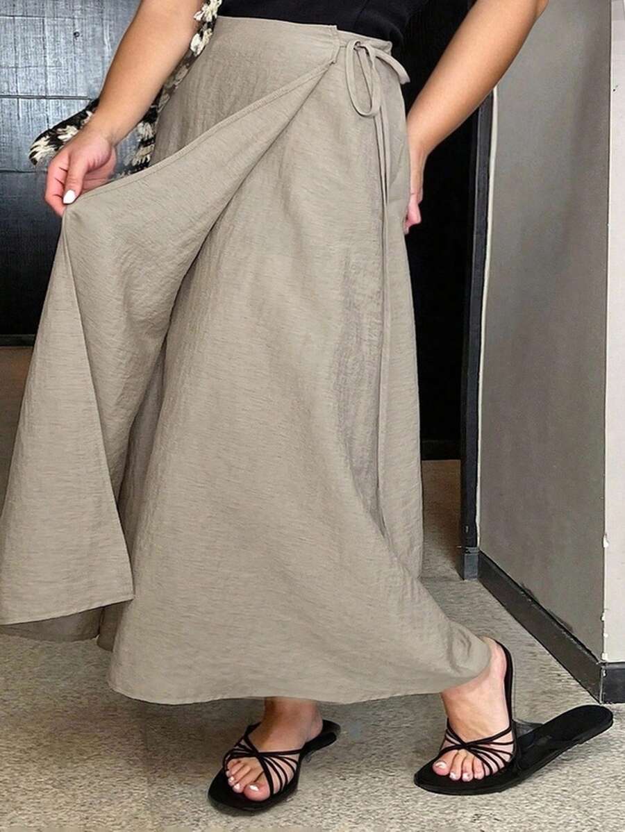 Dazy Plus Váy dài mùa hè dáng rộng có dây rút màu trơn cỡ lớn - Màu Khaki - Xem 1