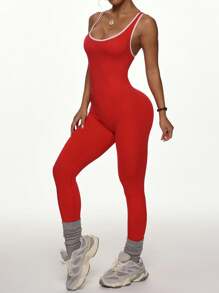 Slayoga Kontrastfarbener Bodysuit mit roten und weißen Kreuzträger-Rückendetails
