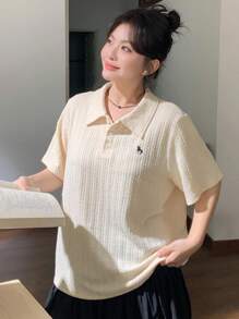 Dazy Plus 大尺碼米色 Polo 領刺繡翻領短袖 T 恤，夏季可愛上衣 - 米色 - 查看 5