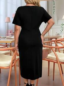 EMERY ROSE Đầm dài ngang gối tay ngắn cổ chữ V thanh lịch cho nữ cỡ lớn màu trơn nhún eo - màu đen - Xem 2