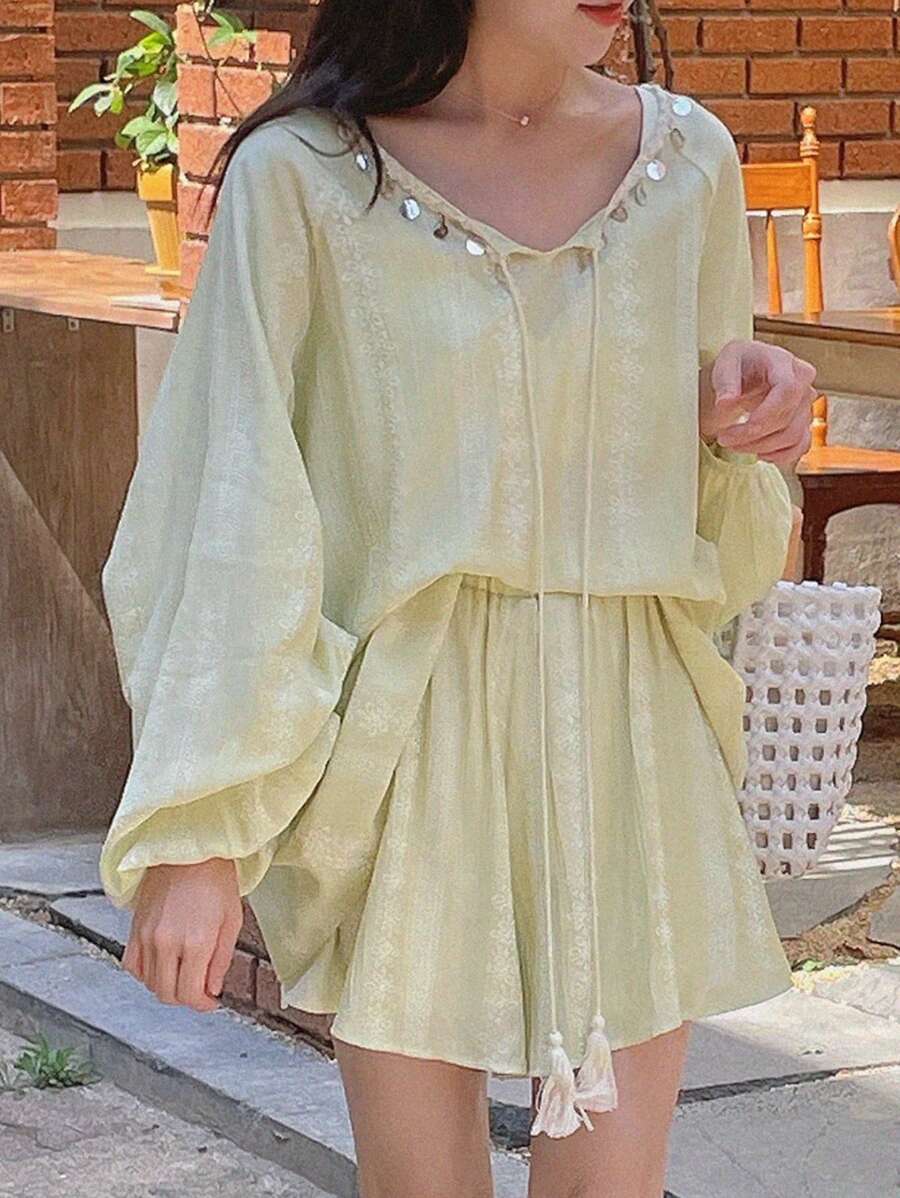 DAZY Ensemble 2 pièces pour femmes, top à manches longues ample avec décor de perles de style bohème et shorts. Tenue décontractée de style vacances, ensemble court pour femmes