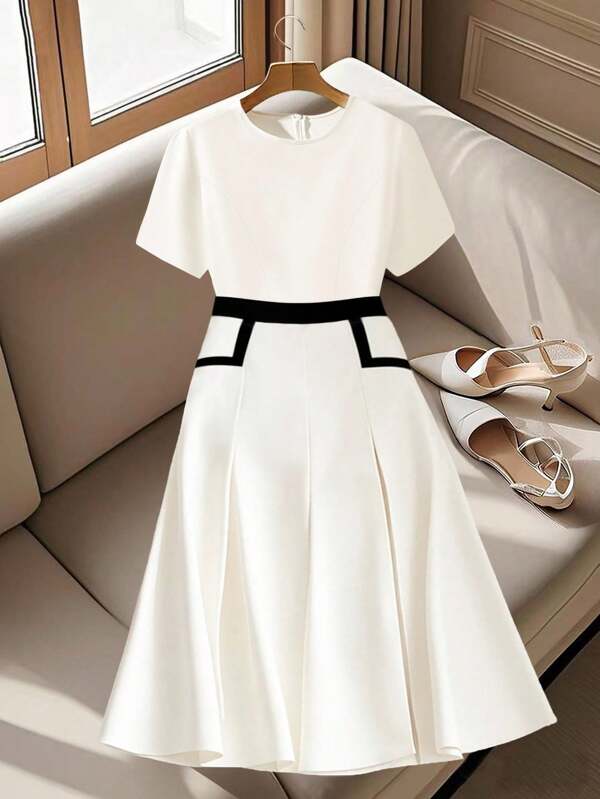 Regalyn Plus Size Crew Neck Drop Shoulder Short Sleeve Contrast Color Pleated Waist Summer Dress