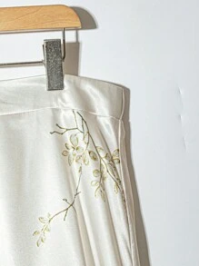 Falda acampanada de satén con estampado floral y cintura elástica para tallas grandes