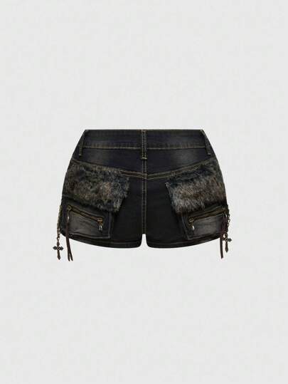 J-Fashion Shorts vaqueros de talle bajo con decoración de cadena en cruz y elemento peludo para mujer, estilo Harajuku Gyaru Y2K