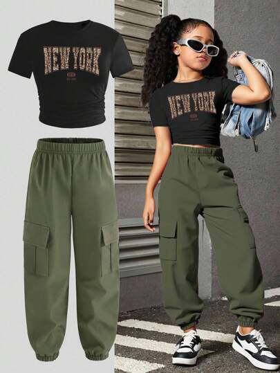 Sparklyn 2 件套时尚休闲装，豹纹印花标语图案短款上衣和抽绳腰部工装裤，适合少女