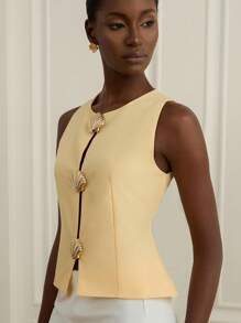 Chiquease Metal Shell Button Decor Women's Slim Fit Hollow Design Round Neck Tank Top, Elegant Look - Yellow - View 3