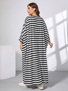 SHEIN Essnce 大码女式超宽松连衣裙、长裙、休闲条纹女式连衣裙、2 口袋裙、女士夏季服装大码 T 恤、夏季服装女士节日服装女士外出服装 - 黑與白 - 查看 2