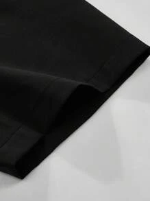 Manfinity EMRG Conjunto de camisa de manga corta con estampado de carta de Cupido y pantalón corto con cordón en la cintura, informal y de calle, para hombre, de verano