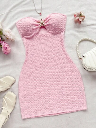 Soleia 女士度假白色针织纹理露肩胸围镂空褶饰金属海星装饰紧身迷你连衣裙，性感派对、约会、海滩度假、夏季