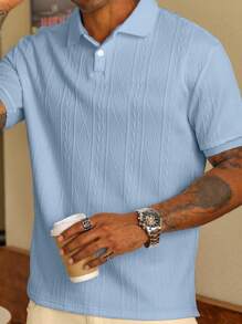 SHEINxLarissa&André Manfinity Homme Manfinity 男士纹理设计 Polo 衫 男士针织 Polo 衫 男士浅蓝色 Polo 衫 男士淡蓝色衬衫 男士纹理 Polo 衫 - 淺藍色 - 查看 3