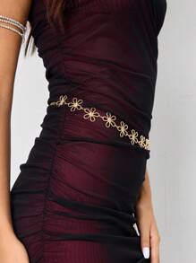 SHEIN SXY Chaîne de taille vintage ajourée avec motif floral