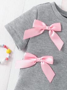 SHEIN Conjunto de 2 piezas de camiseta de manga corta de cuello redondo cómoda y casual para niña con decoración de lazo 3D y falda, adecuado para la escuela, vuelta al colegio, uso diario casual y deportes - Gris - Ver 6